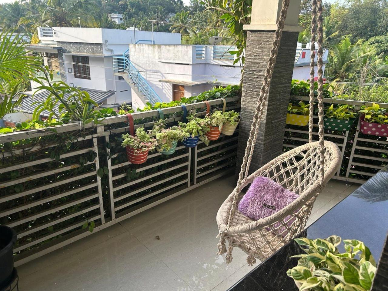 Chaithritha Ladies Homestay Thiruvananthapuram Exteriér fotografie
