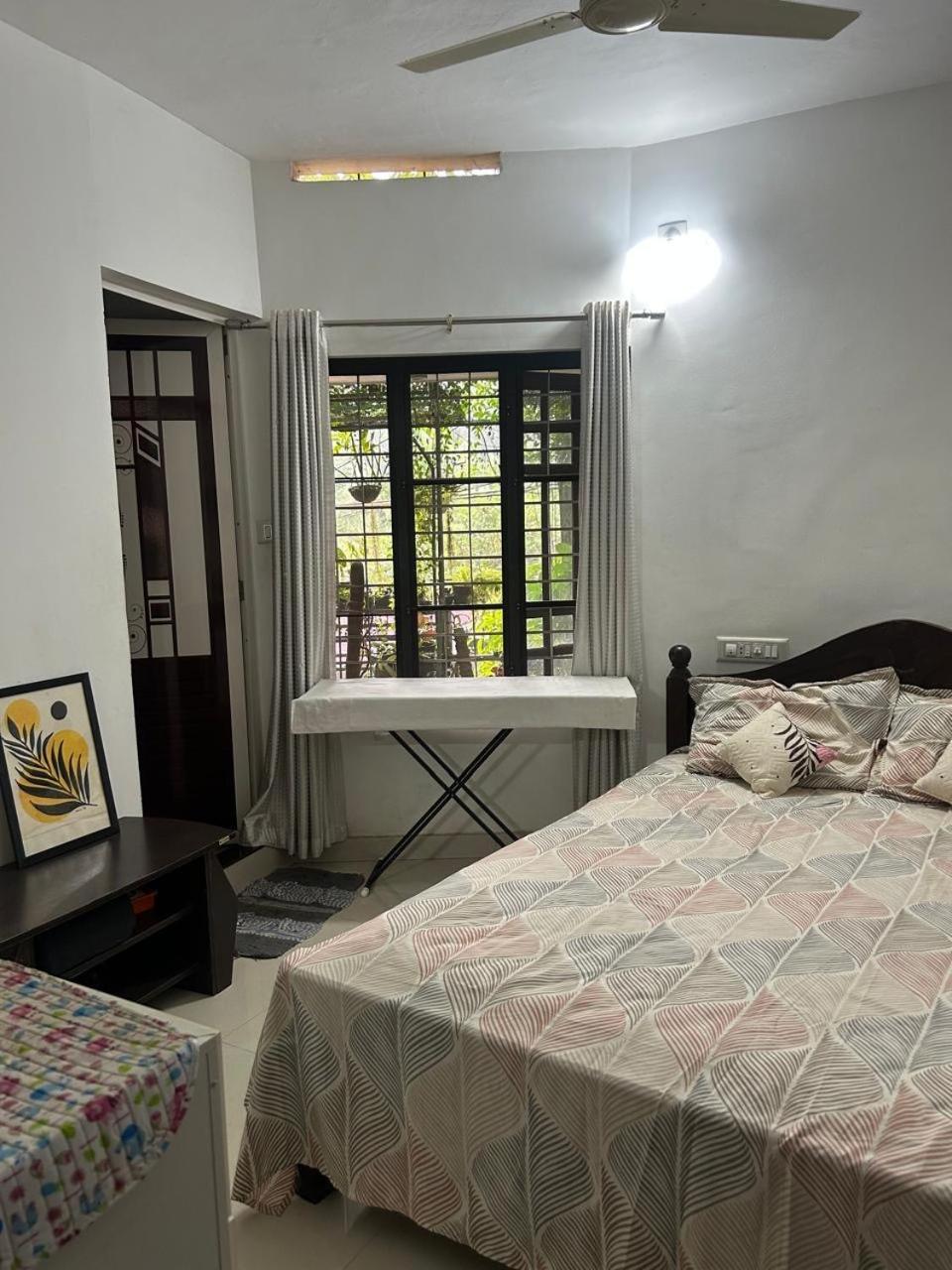 Chaithritha Ladies Homestay Thiruvananthapuram Exteriér fotografie