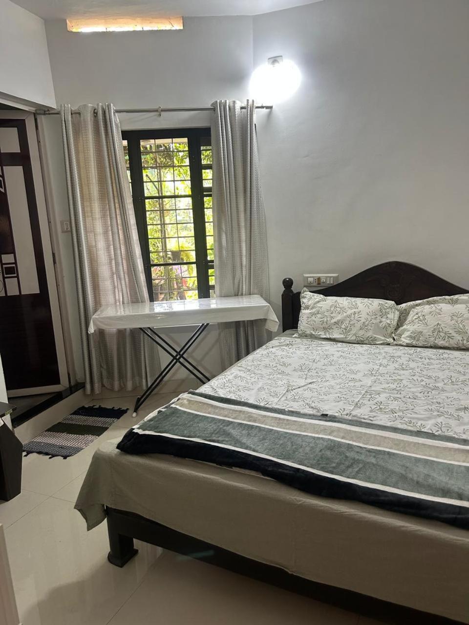 Chaithritha Ladies Homestay Thiruvananthapuram Exteriér fotografie